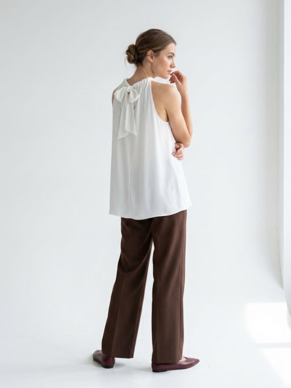 Trina Turk Ivory Sleeveless Blouse Back Bow Draped Top XL